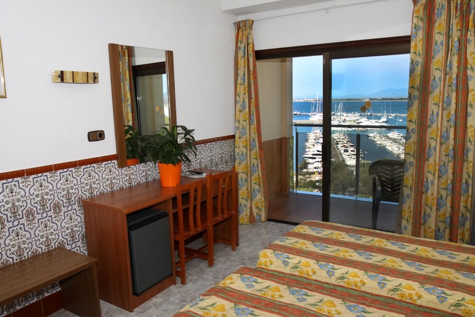 Hotel Univers Roses Zewnętrze zdjęcie