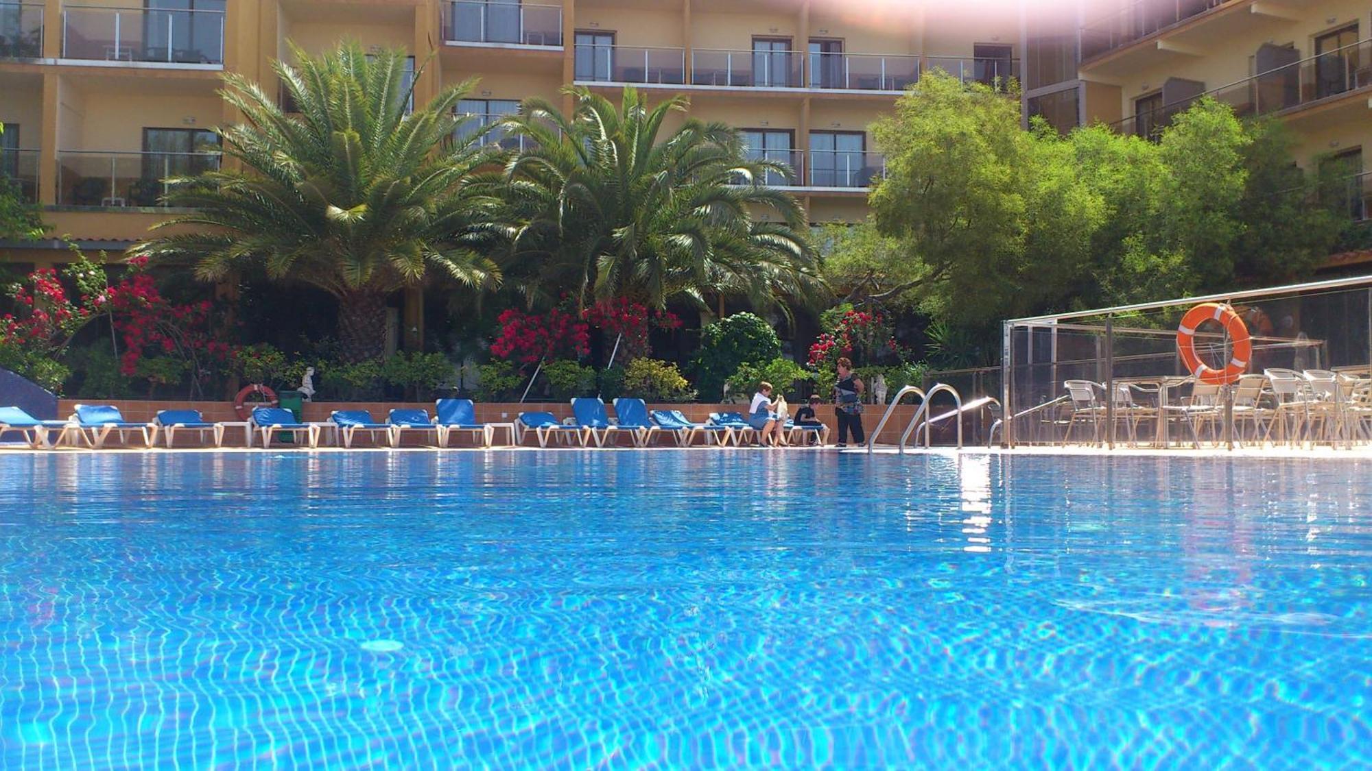 Hotel Univers Roses Zewnętrze zdjęcie