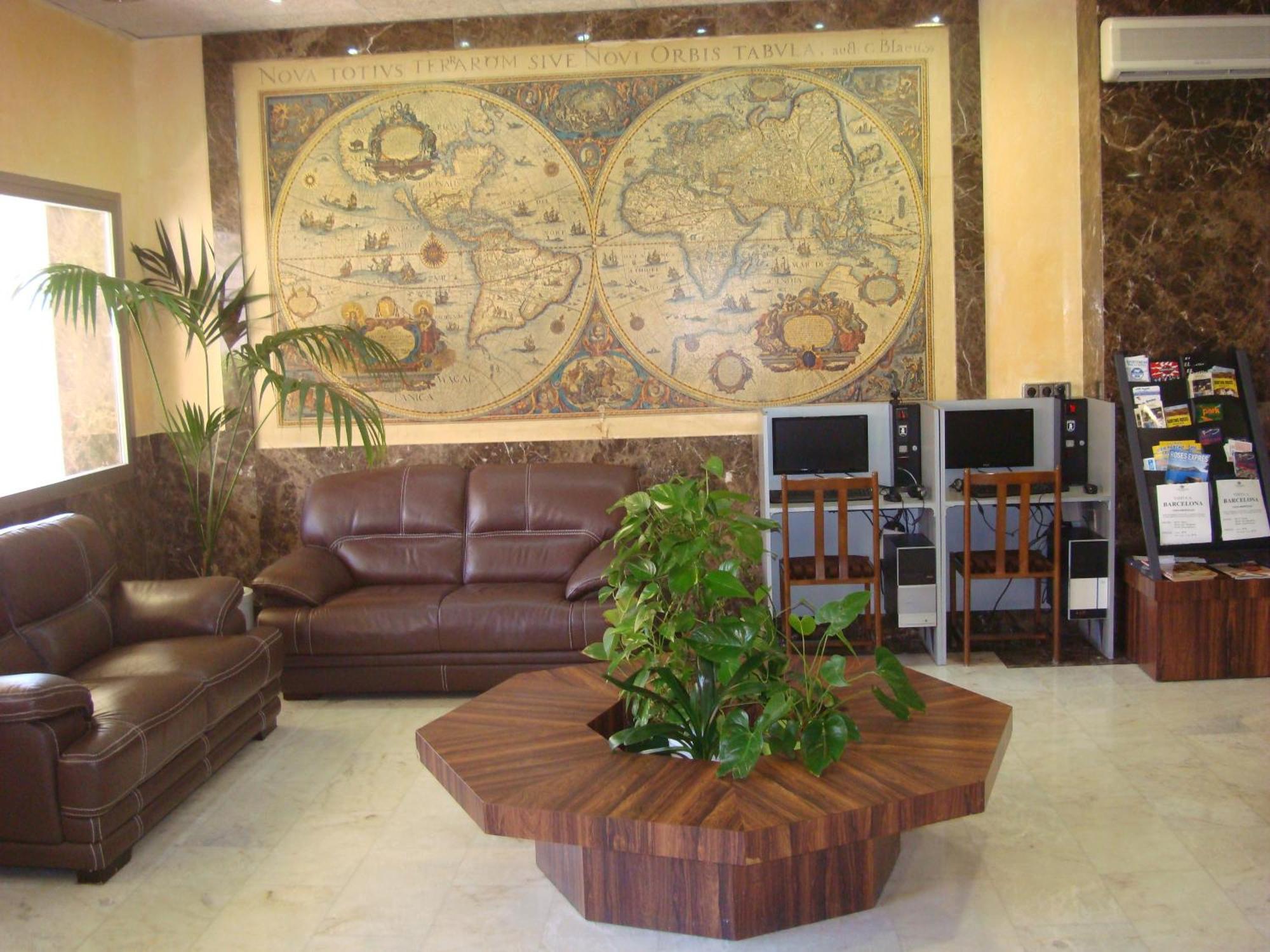 Hotel Univers Roses Zewnętrze zdjęcie