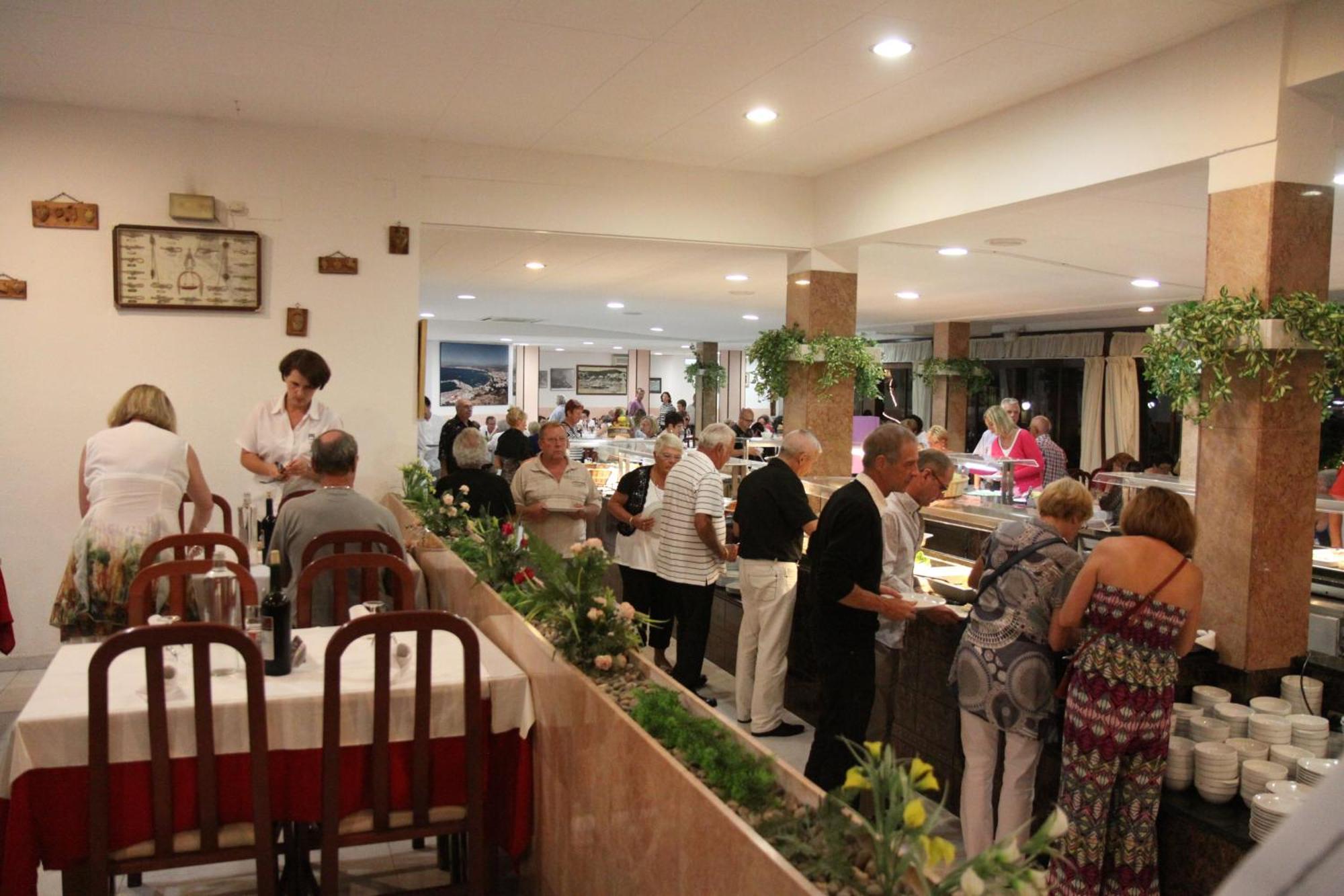 Hotel Univers Roses Zewnętrze zdjęcie