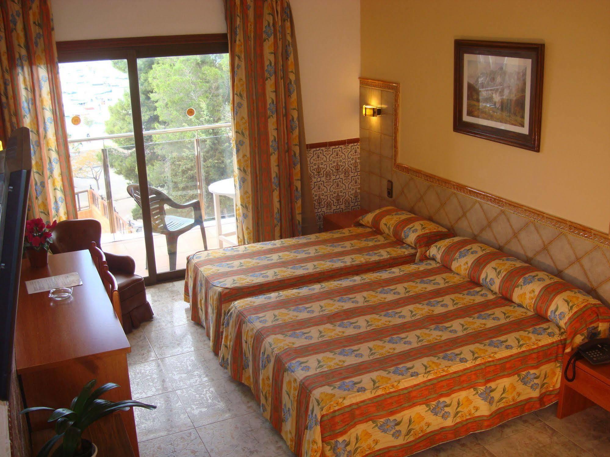 Hotel Univers Roses Zewnętrze zdjęcie