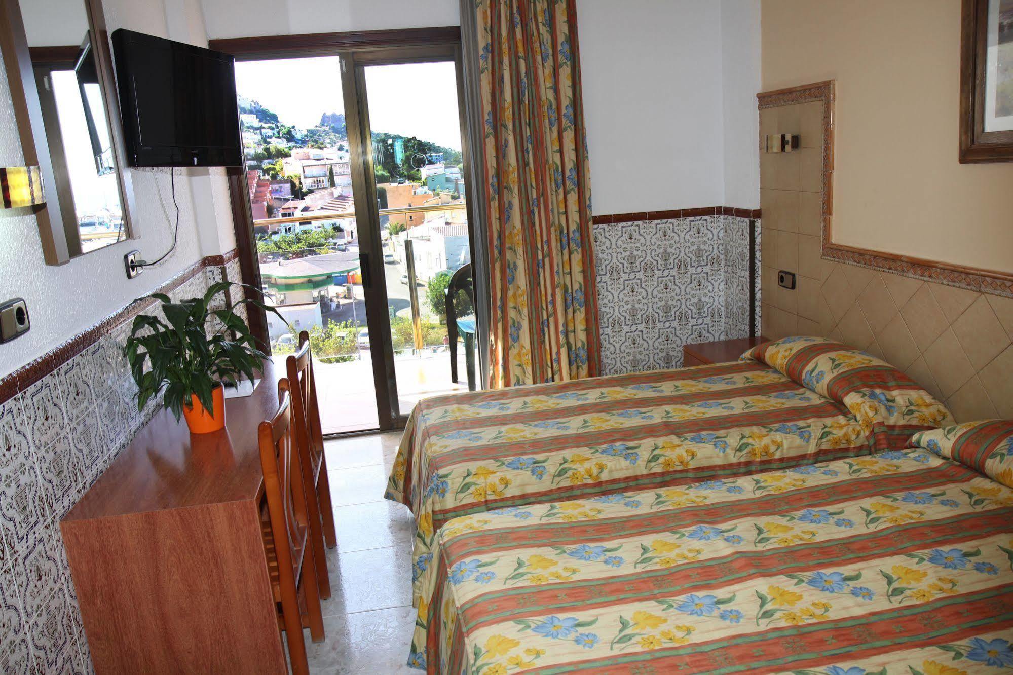 Hotel Univers Roses Zewnętrze zdjęcie