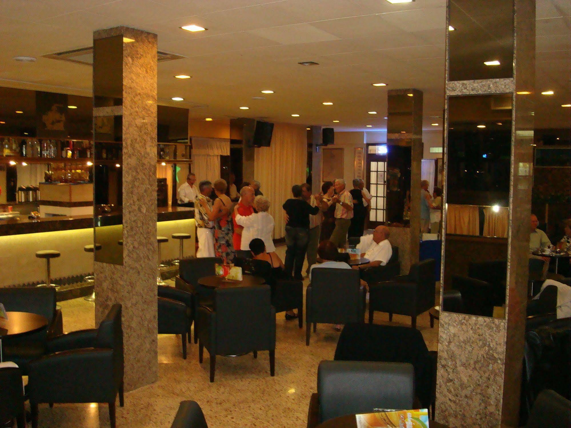 Hotel Univers Roses Zewnętrze zdjęcie